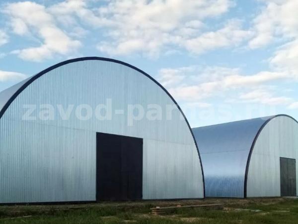 Арочный ангар из профнастила с широким входным проемом